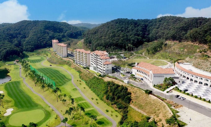 Yeoncheon Hotel | BAEKHAK JAYURO RESORT