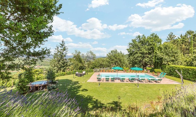 Ripoli Villa | Bagno a Ripoli Villa Sleeps 10 with Pool Air Con and WiFi