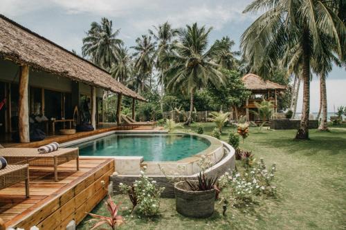 Katiet Villa | Baha Baha Villa Sailo Hts Mentawai Hollow Trees