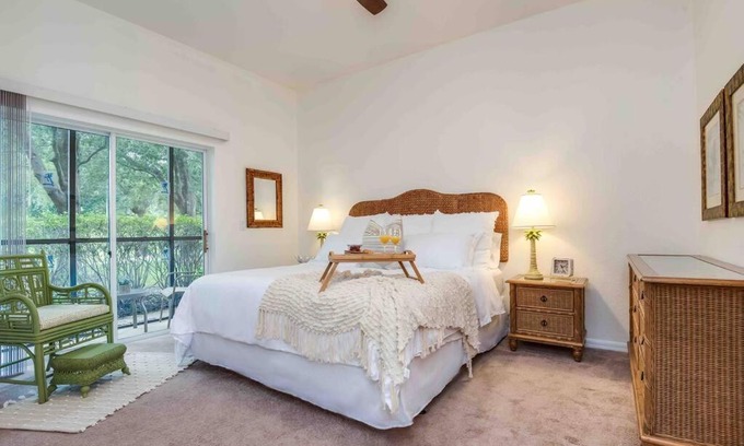Bahama Bay Apartment | Bahama Flower Retreat, 10 min to Disney