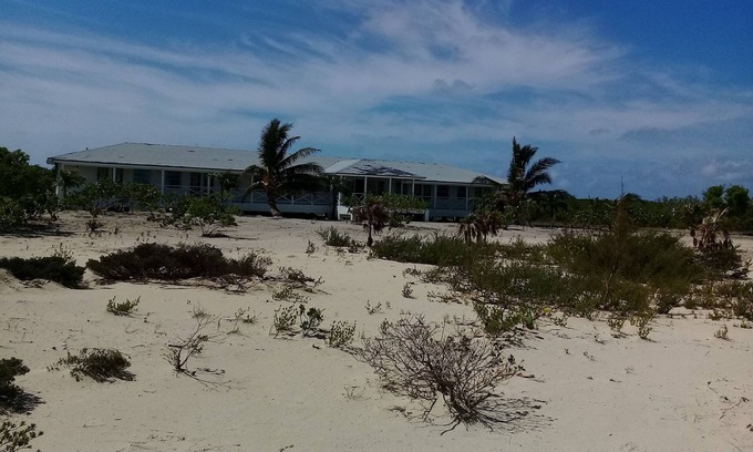 Salina Point Hotel | Bahamas Fishing Lodge HotelnAcklins Island