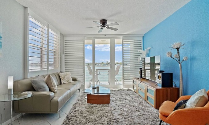 St. Petersburg Condo | Bahia Vista 14-357: Beautifully Updated 2BD|2BA