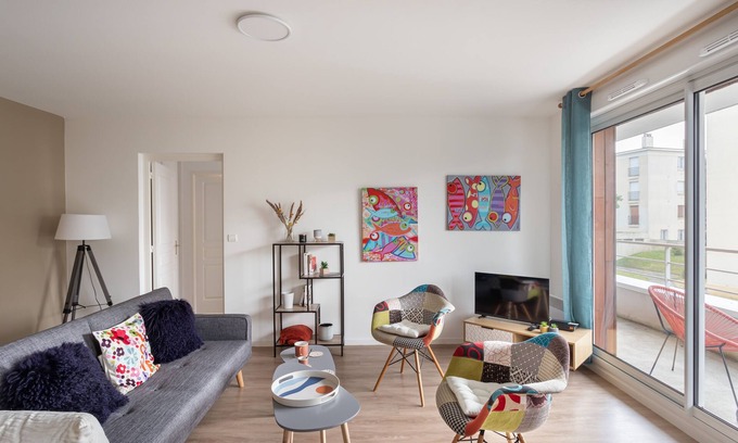 Francisco-Ferrer - Vern Apartment | Bahibé - Appartement 1 chambre avec balcon et parking, au calme, proche gare