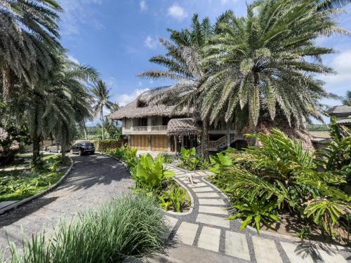 Gubat Villa | BAIA Nest Surf Villa Near the Beach - WiFi, Self-Serve Breakfast, Pet Friendly with a Fee