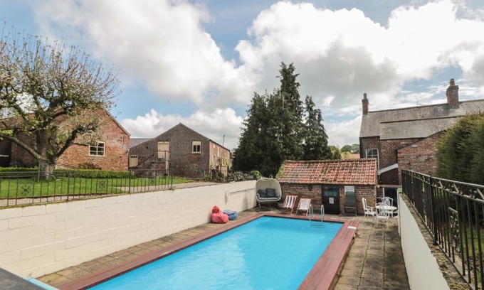 North Dalton House | Bailey house