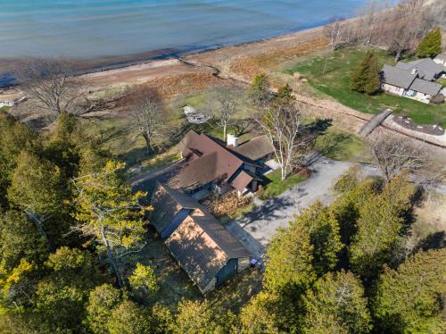 Baileys Harbor House | Baileys Harbor Lakefront Abode by Simple Life Rentals