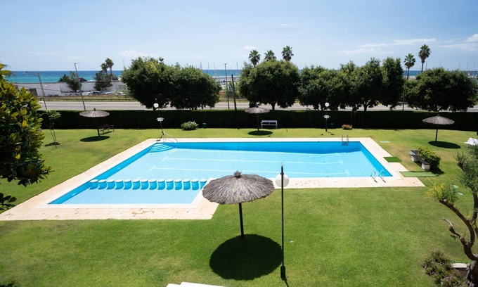 Sant Andreu de Llavaneres Apartment | BAIX BALIS accommodation for families. Beach 5 minutes walking
