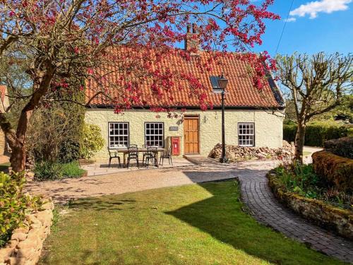 South Ferriby House | Baker's Cottage