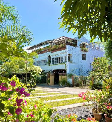 Legazpi House | Balai Tinay Guesthouse