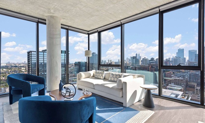 West Loop Apartment | Balance Work,Relaxation&vibrant city life|The Dada