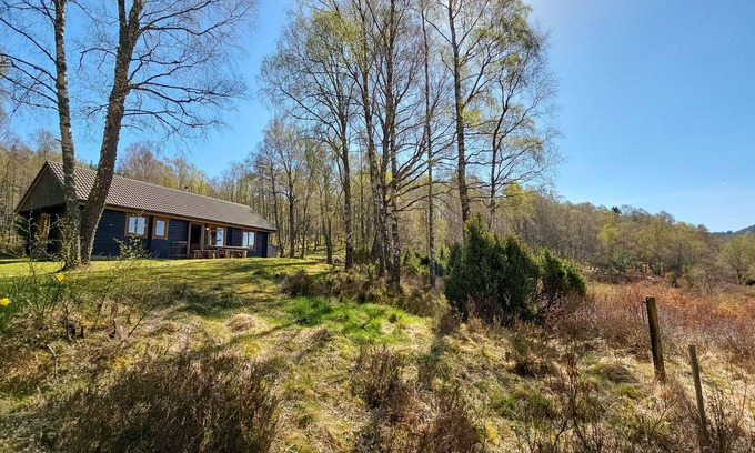 Kingussie Cottage | Balbeag Cottage - Pet friendly Log Cabin