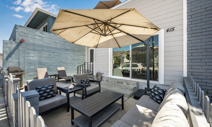 Balboa Peninsula Apartment | Balboa Hideaway w/Patio next to Pier, Fun Zone,