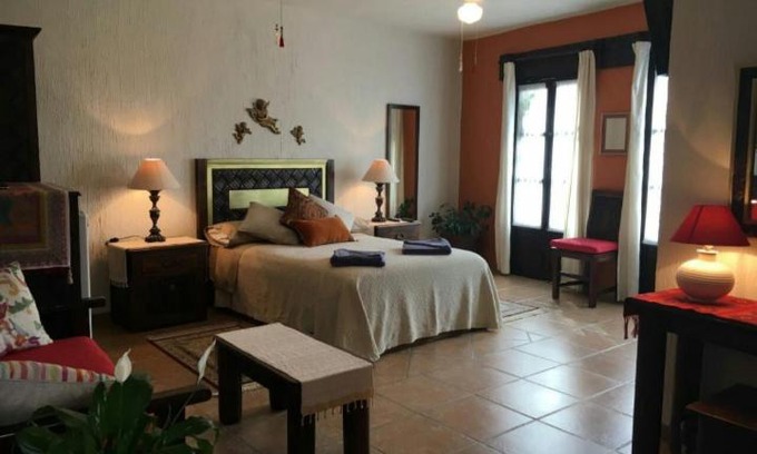 Colonia Guadalupe House | Balcón del beso