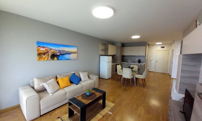 Balchik Apartment | BALCHIK PERLA Apartament cu dotari complete si vedere la mare, 900 m de plaja.