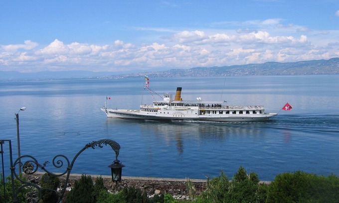 Meillerie Apartment | Balcony above Lake Geneva near Evian-les-Bains-le lac and Thollon-le ski