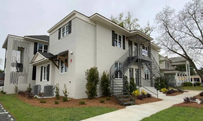 Statesboro Apartment | Balcony on Main #11