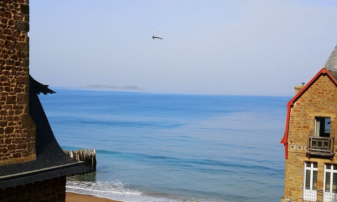 Courtoisville-Sillon-Moka Apartment | Balcony overlooking the sea, beach, wifi, ideal for a couple