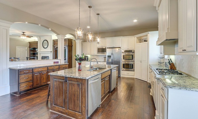 Bel Aire Cottage | Balcony & Patio: Spacious Home in Bel Aire!