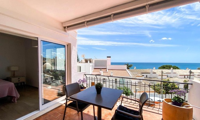 Praia da Luz Apartment | Balcony w Seaview - 1 Bed Apart
