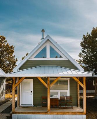 Nordegg House | Baldy- Modern Tiny Home In Historic Nordegg