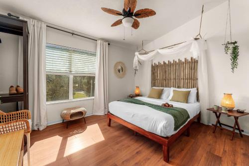 Gainesville House | Bali Bliss Updated & Well-Appointed Condo