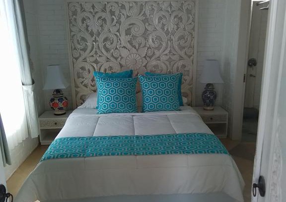 Pemecutan Kelod Villa | Bali Piramidas White Villa's