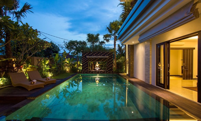 Taman Griya Villa | Bali Private Villa Near Sunset Beach Jimbaran