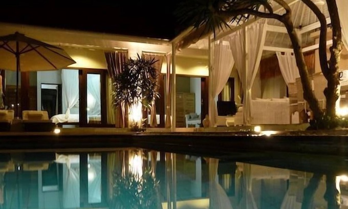 North Legian Villa | Bali – Seminyak – villa with pool – 6/7 pers.-quiet area in the heart of life