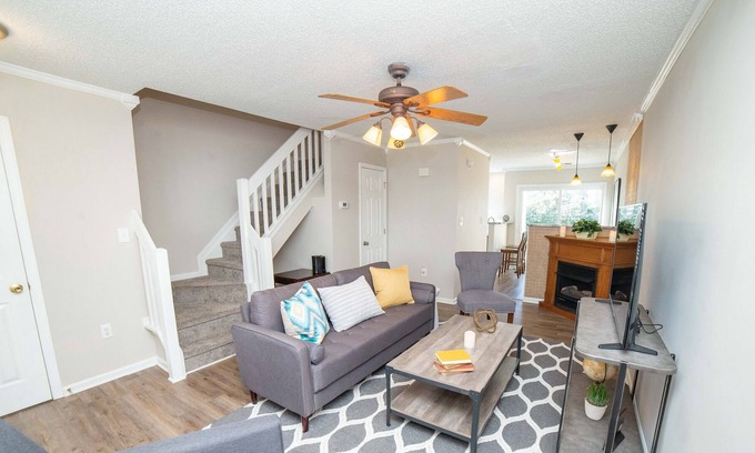 Charlotte House | Ballantyne Boutique | Quiet & Inviting | Corp Park