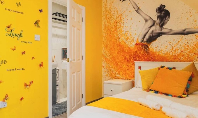 Sneinton Apartment | Ballet of Butterflies at Baila Casa
