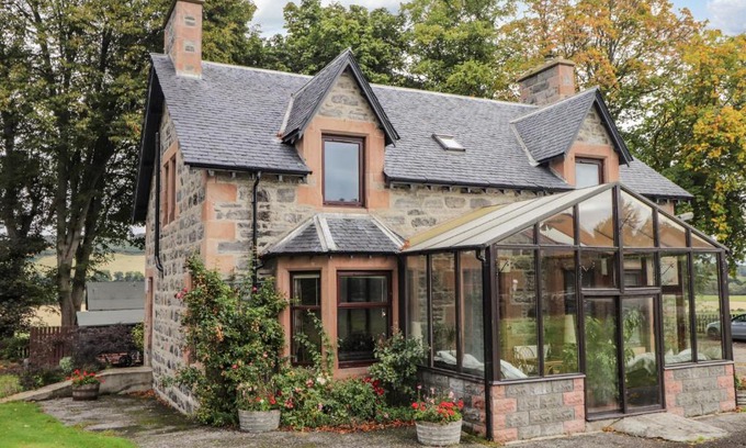 Marybank House | Balloan House