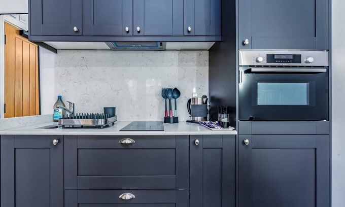 Filton House | Balloon Residence: Modern Serviced Accomodation