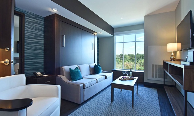 Lincoln Hotel | Bally's Twin River Lincoln Casino & Hotel
