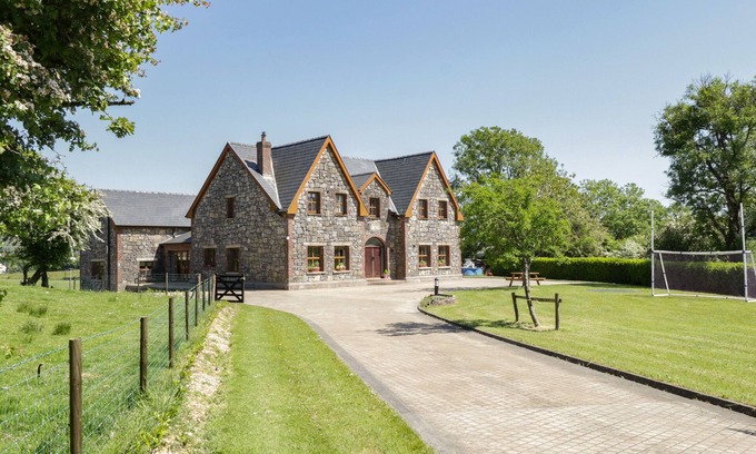 Manorhamilton Cottage | BALLYBOY VIEW, family friendly in Manorhamilton, County Leitrim