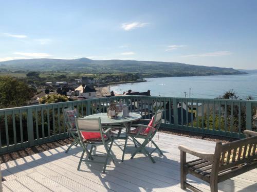 Ballygally Apartment | Ballygally Seaview Cottage