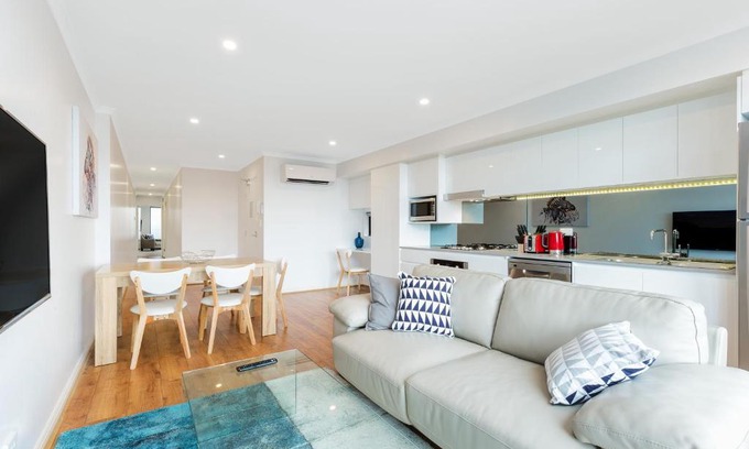 Rozelle Apartment | BALMAIN / ROZELLE LUXURY 2 BED APARTMENT (DAR7)