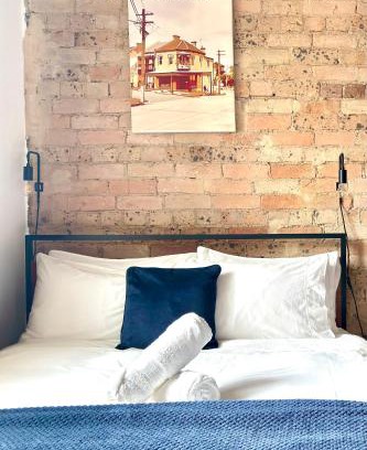 Balmain Apartment | Balmain Village Retreat AC Parking City 3kms