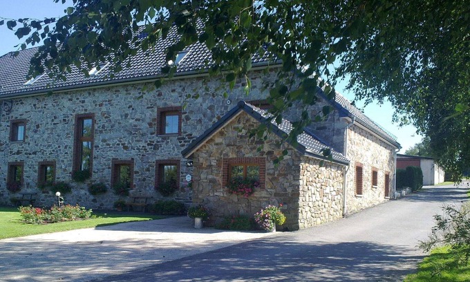 Arimont Cottage | Balmy Cottage in Baugnez/Malmedy with Sauna and Billiards