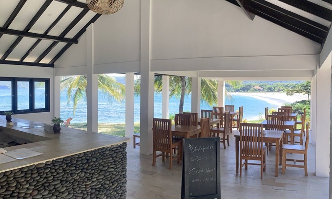 Sekongkang Hotel | Balong Balong Surf Bungalows