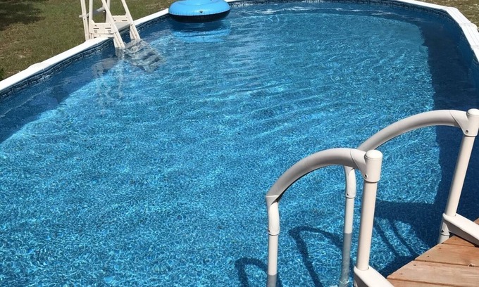 Gulf Breeze Cottage | Bam! A lot of bang for the money! Late summer special 69 dollars nightly!