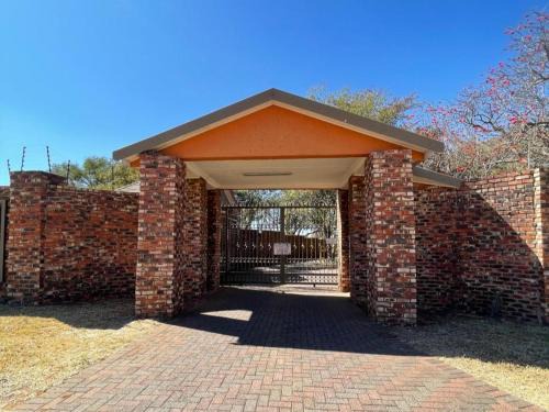 Rustenburg Cabin | Bambelela Lodge