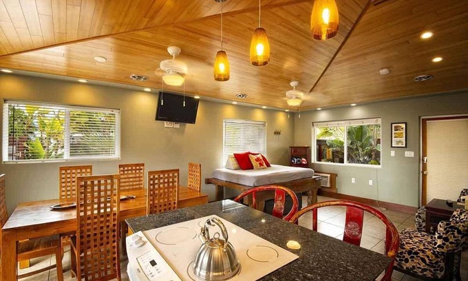 Laie House | Bamboo 1: 1bdrm/1ba at Tiki Moon Villas