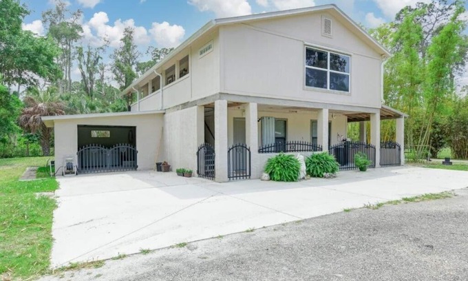 North Fort Myers House | Bamboo Bayou getaway! Gorgeous bamboo and oaks with a pond