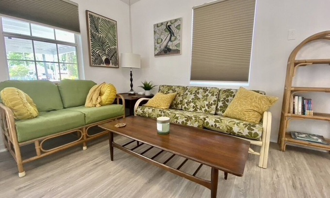 Alta Vista House | Bamboo Beach House-Downtown Sarasota, 5 min to beaches. DOG friendly