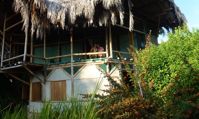 Minca House | BAMBOO HOUSE in lush tropical vegetation