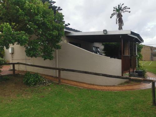 Melville House | Banana Beach B4