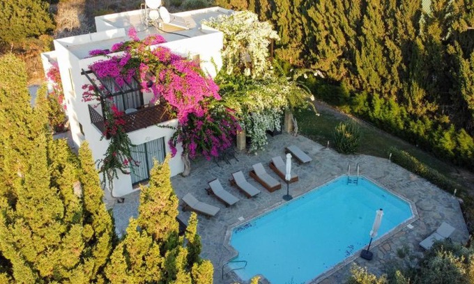 Kissonerga Villa | Banana Sunset Villas
