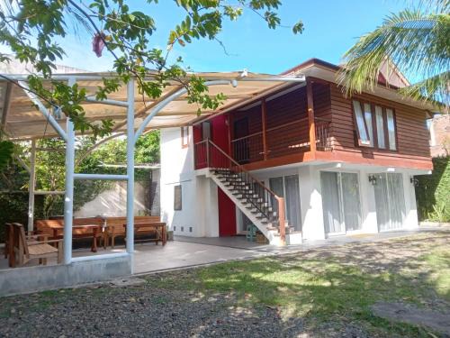 Banda Aceh House | Banda Aceh Batoh Homestay - private - fits up to 8 persons