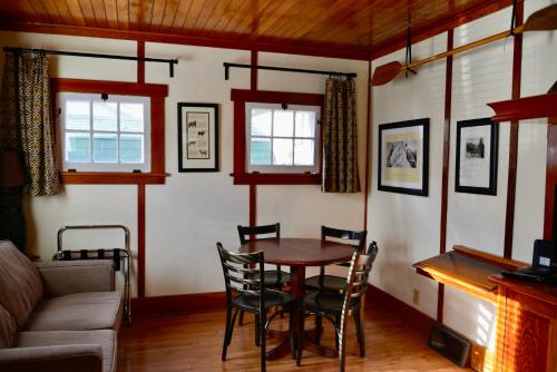 Banff House | Banff Beaver Cabins