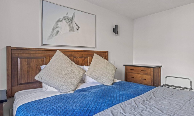 Harvie Heights House | Banff Boundary Lodge/2BR 1.5BT/AC/Hot tub